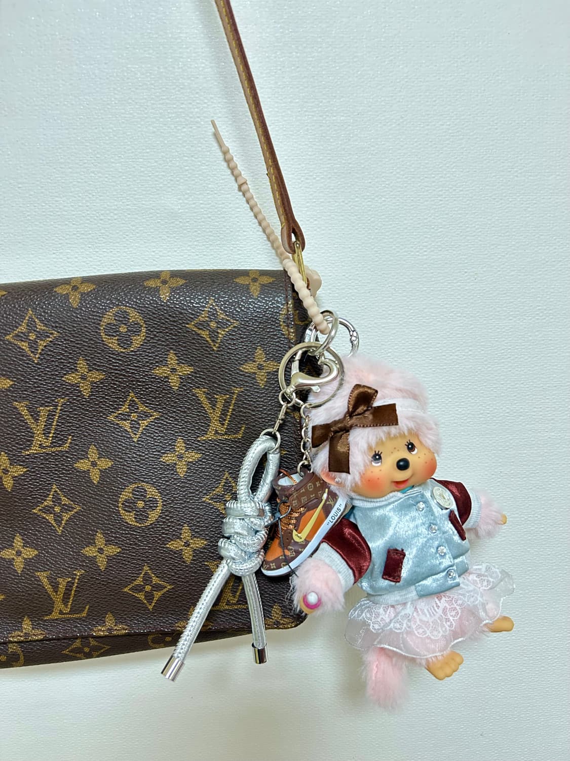 (7)정품몬치치🩶은은하게  반짝 파스텔커스텀키링 상품이미지7