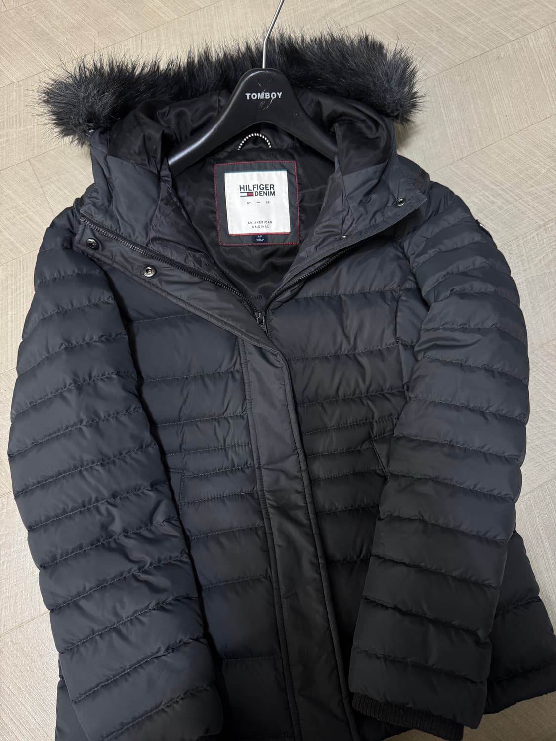 타미힐피거 우먼즈 패딩(털 탈부착 가능) 상품이미지1