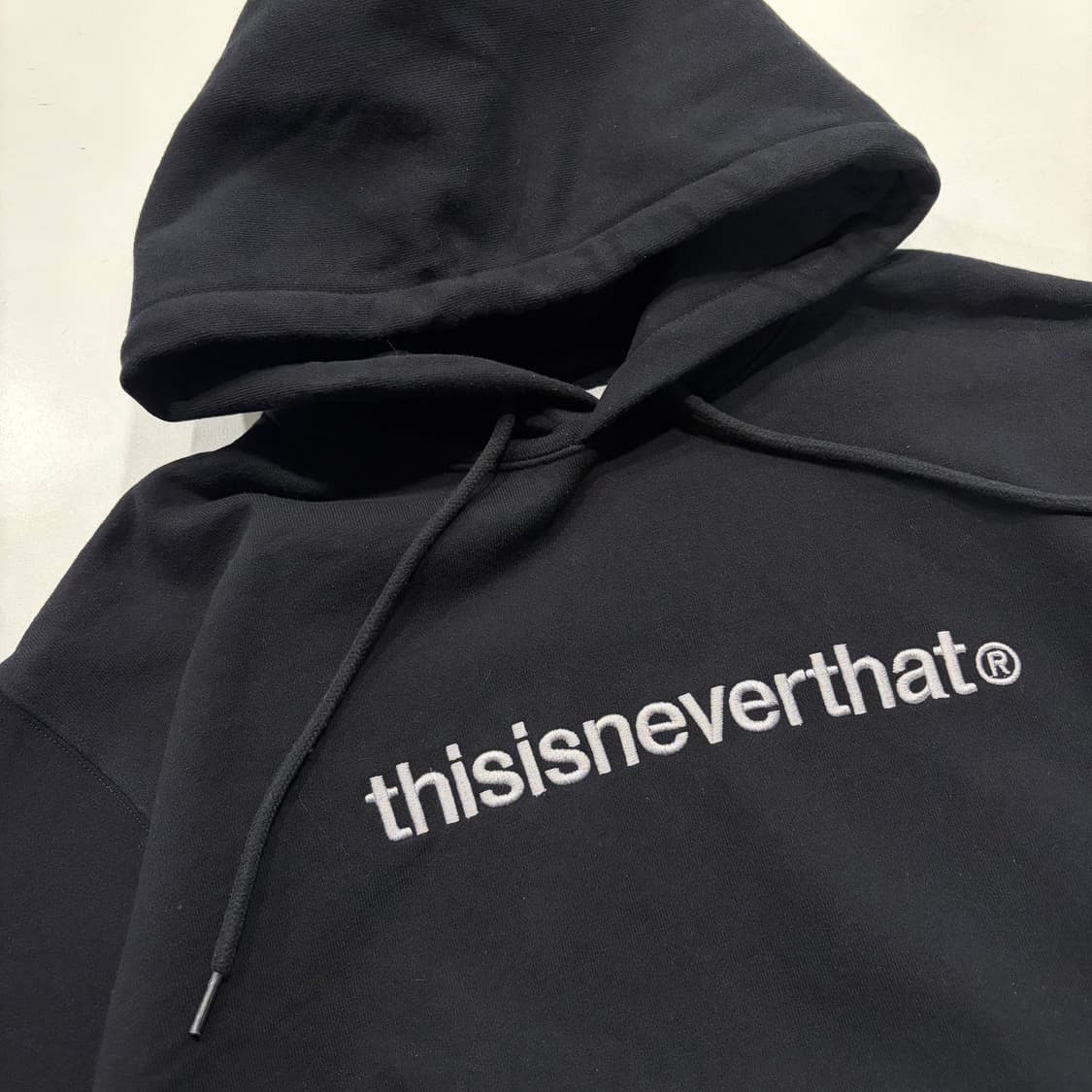 [S] 디스이즈네버댓 블랙 자수 로고 후드티 D282 상품이미지3