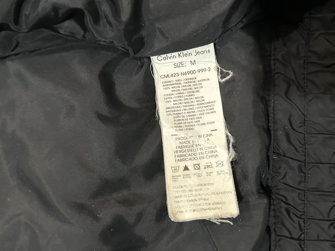 캘빈 클라인 음각 로고 블랙 후드 덕다운 패딩 상품이미지6