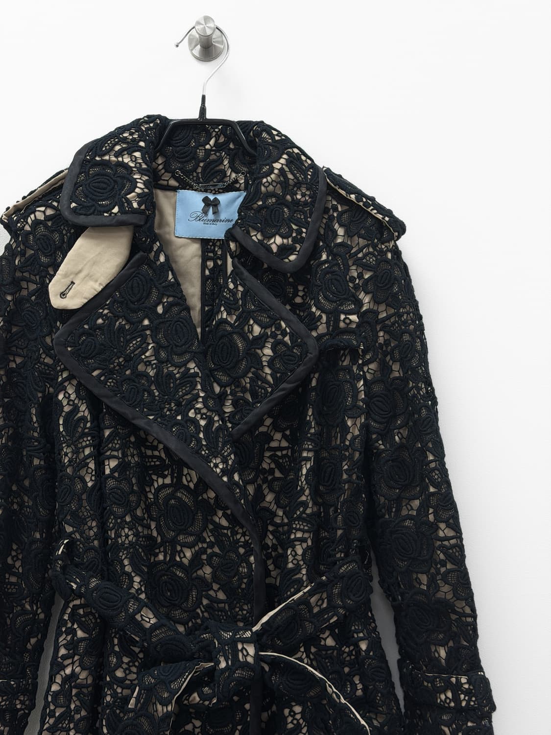 블루마린 로즈 레이스 실크 라이닝 트렌치 코트 상품이미지3