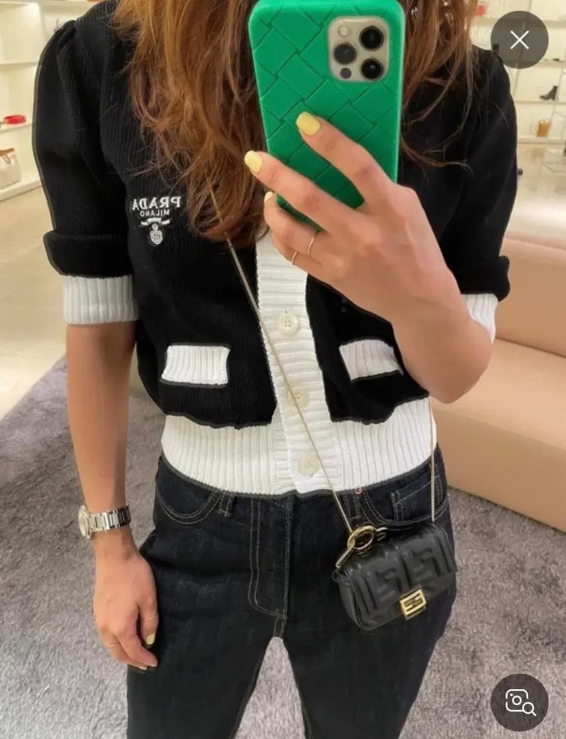 [미개봉 새상품] 펜디 23 FF 나노 바게트 참백 화이트 상품이미지6