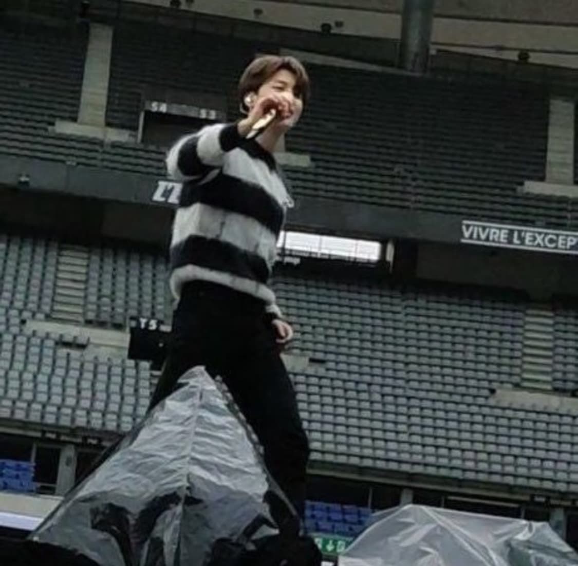 [XXL] Saint Laurent 18AW 디스트로이드 모헤어 니트 상품이미지4