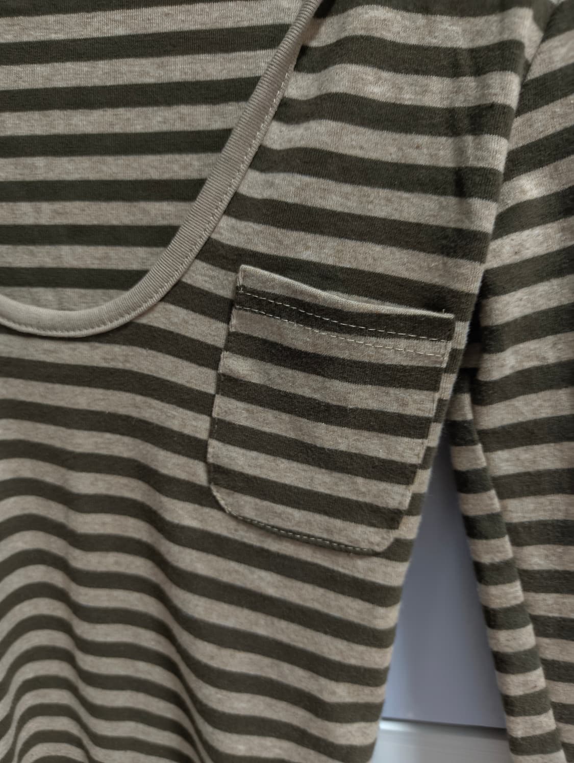 스트라이프 포켓 카라 롱슬리브 긴팔티 브라운 상품이미지3