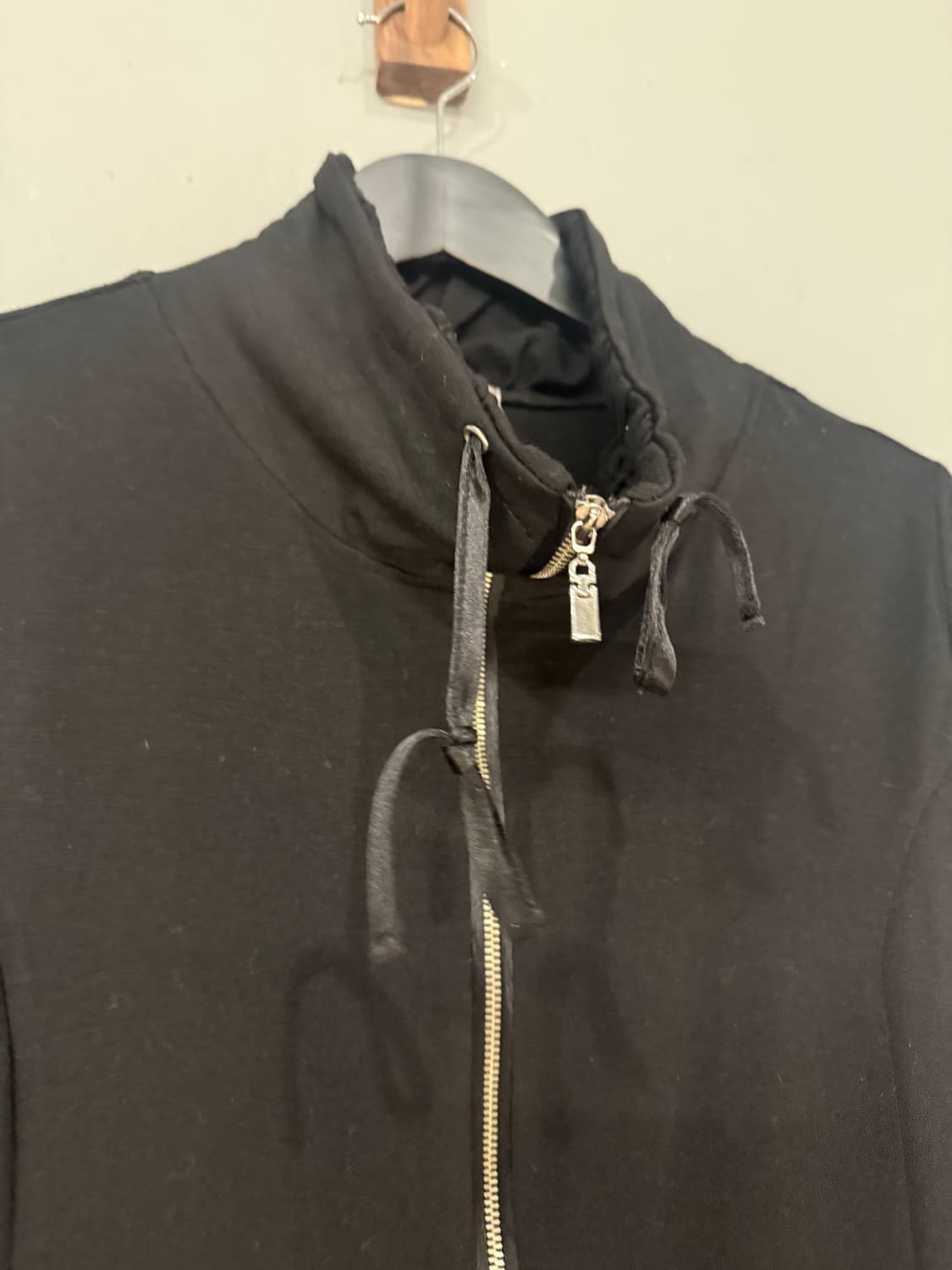 frill detail high-neck zip-up 상품이미지9