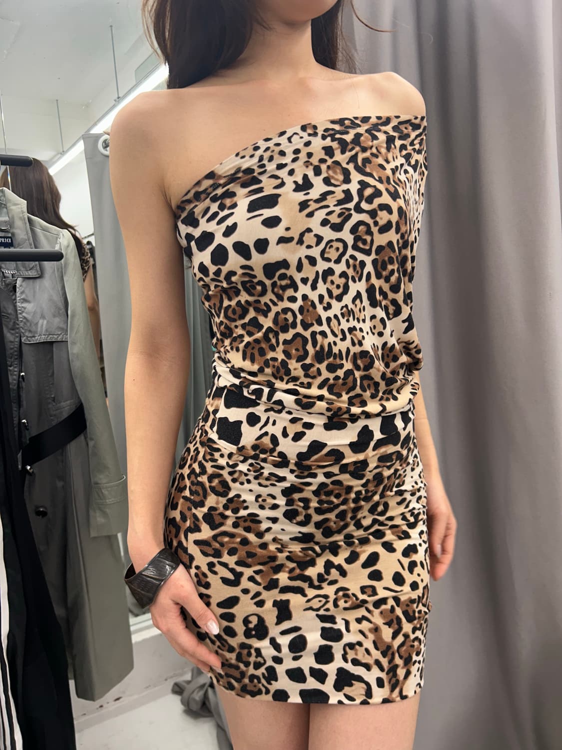 게스 호피 원숄더 드레스 상품이미지1