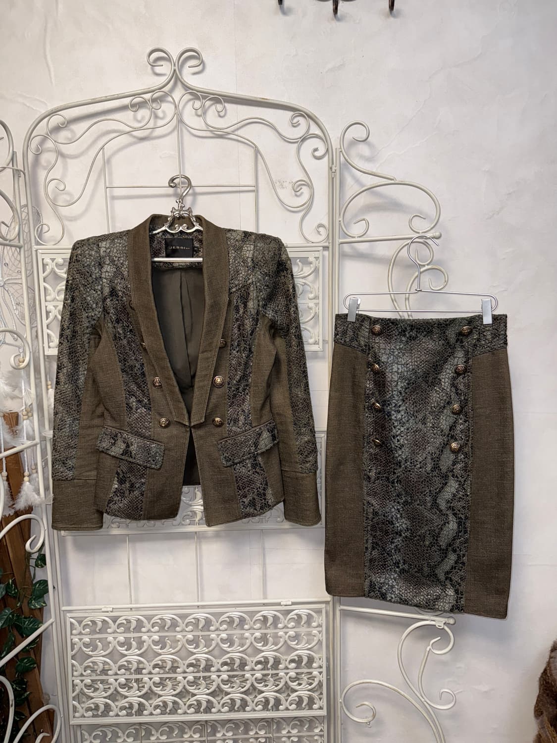 Jessi Newyork khaki python button setup  상품이미지1