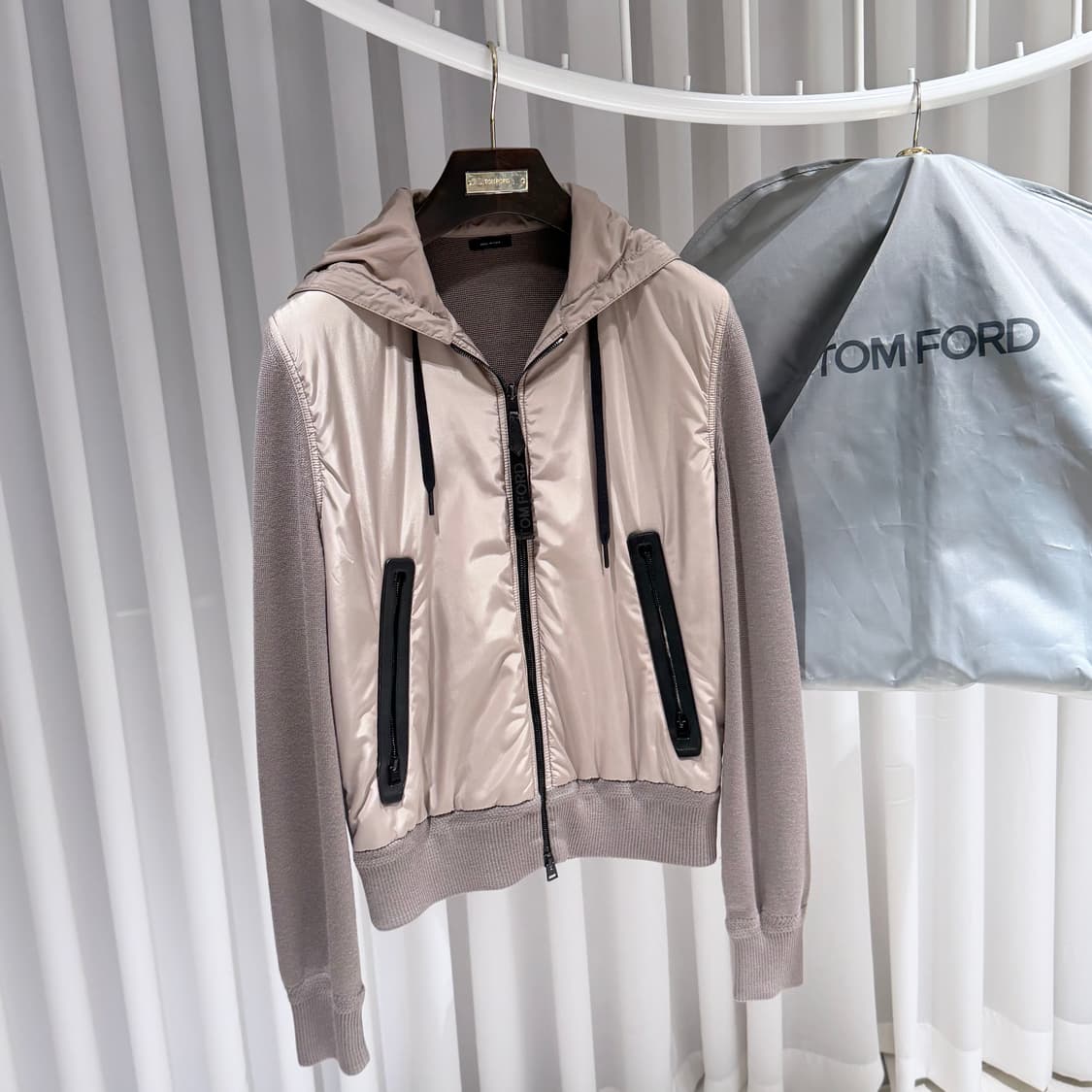(A+/48) / 톰포드 라이트 패디드 나일론 니트 후드 집업 상품이미지3