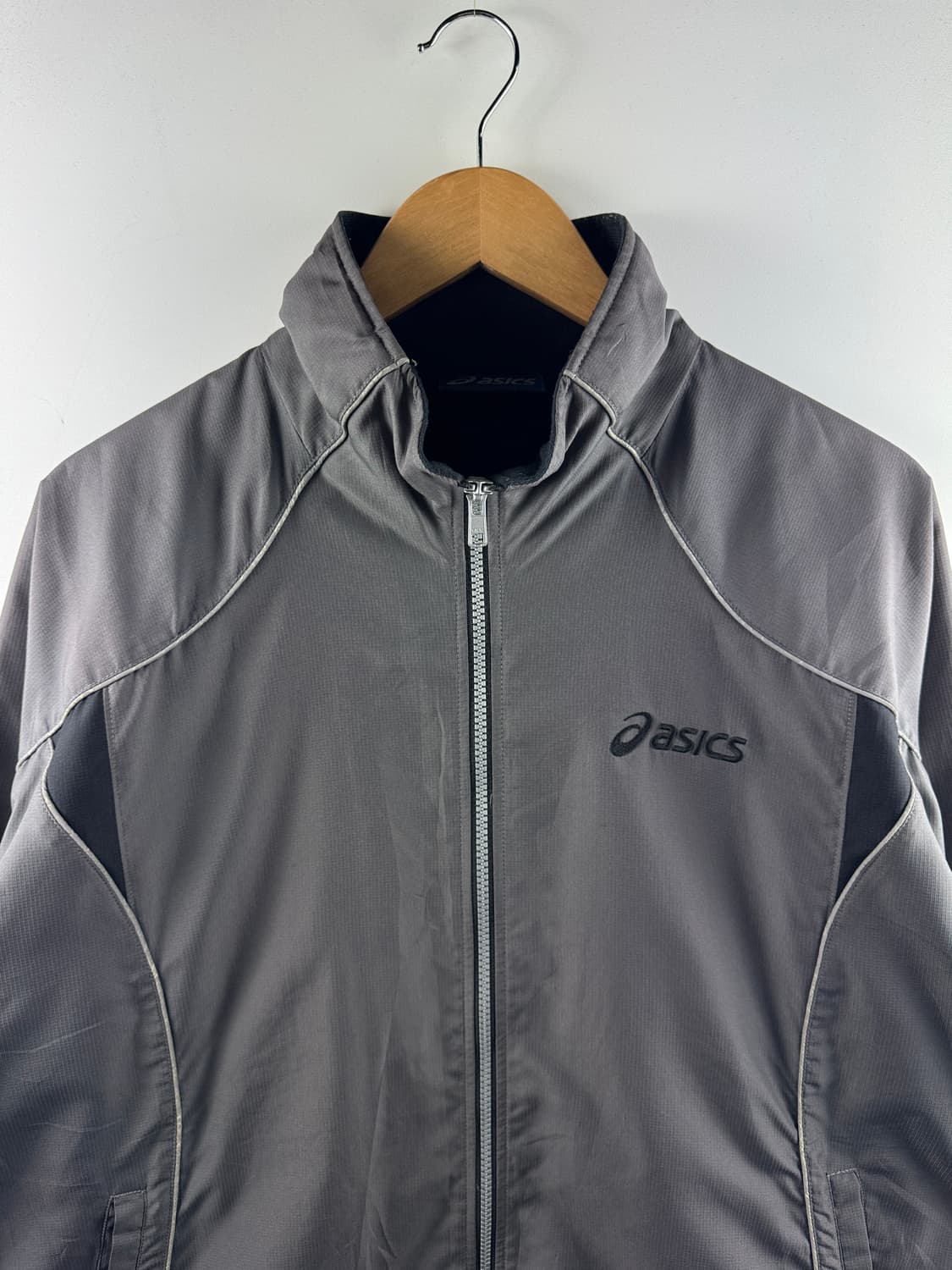 아식스 올드스쿨 진그레이 바람막이1762 상품이미지2