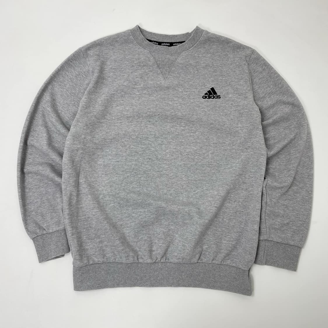 아디다스 맨투맨 스웻셔츠 상품이미지1