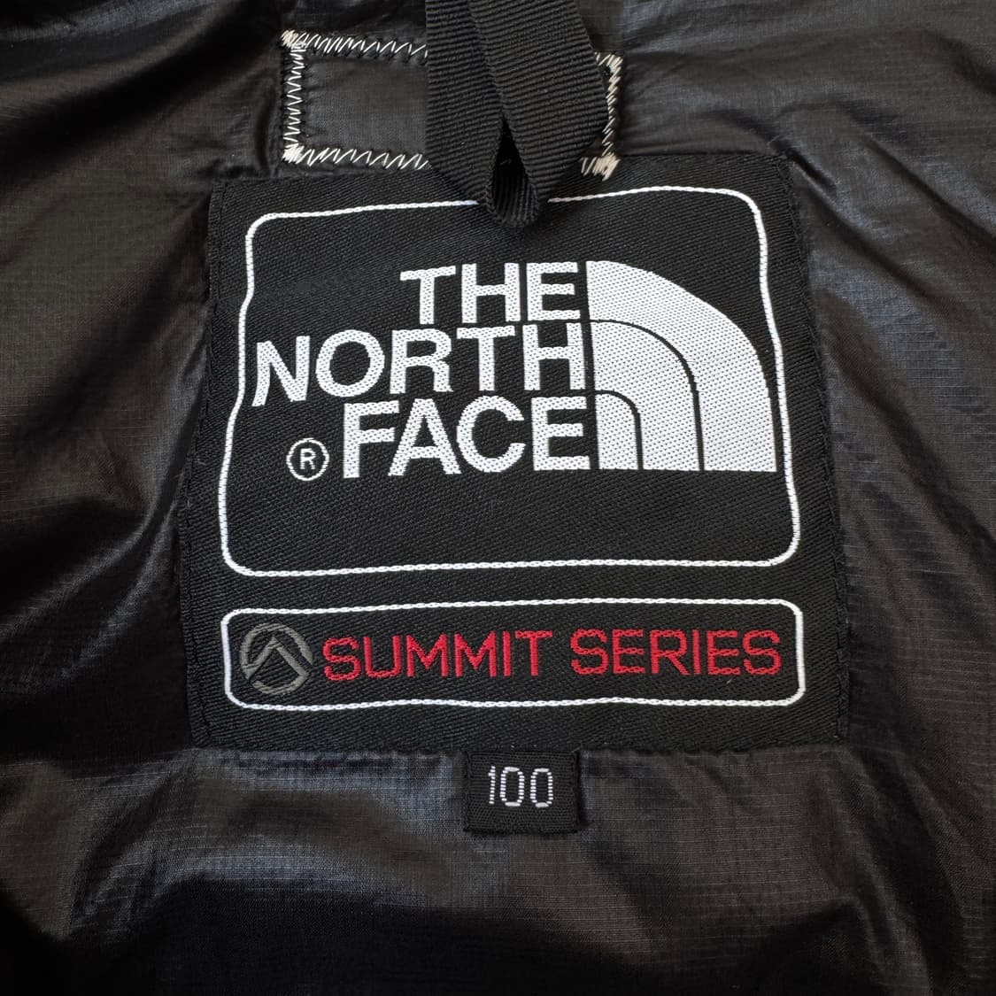 노스페이스 고프코어 써밋시리즈 덕다운 애벌레 경량패딩 블랙 상품이미지8