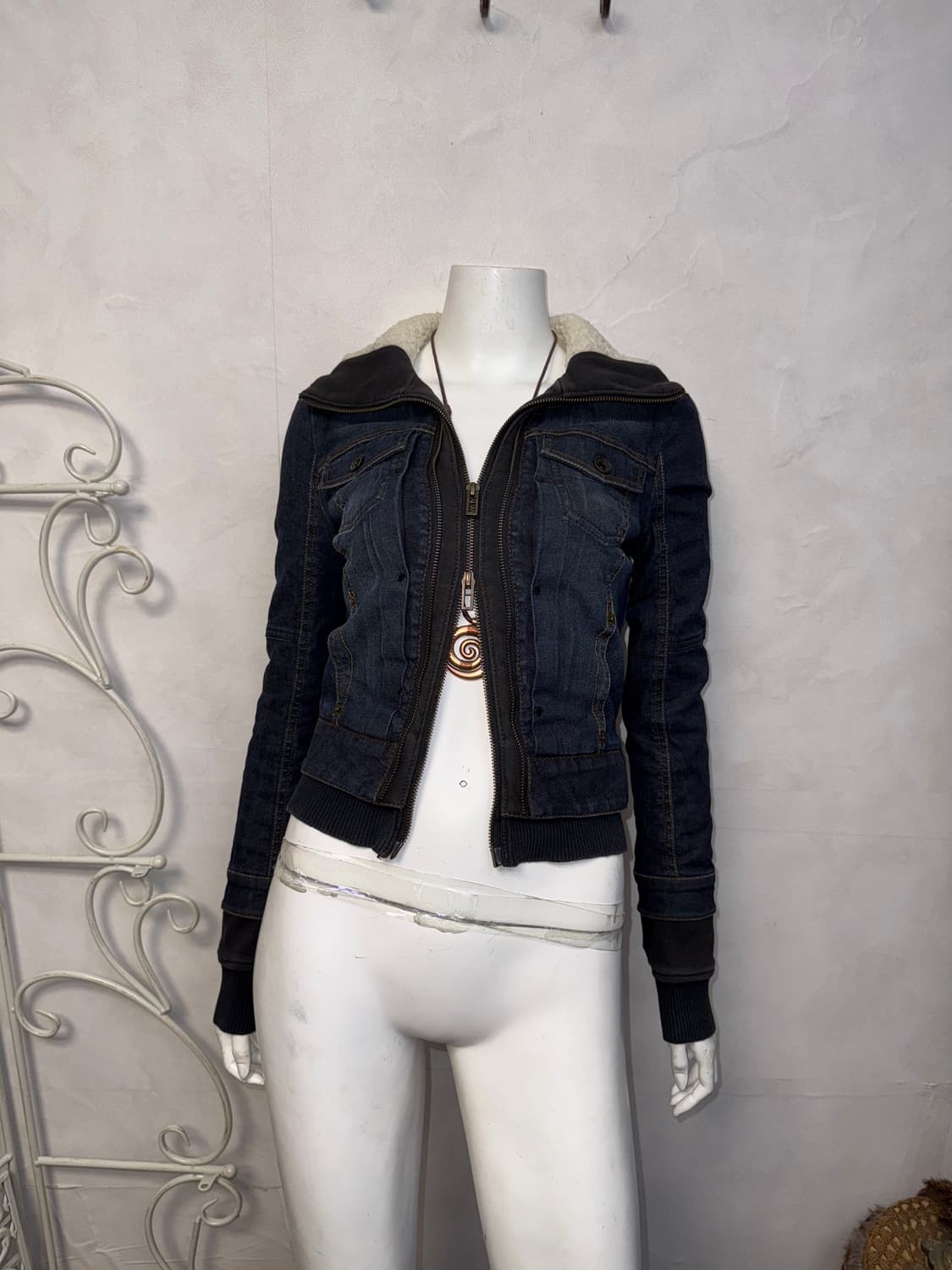 Armani Exchange raw denim fur 투웨이 집업 상품이미지7