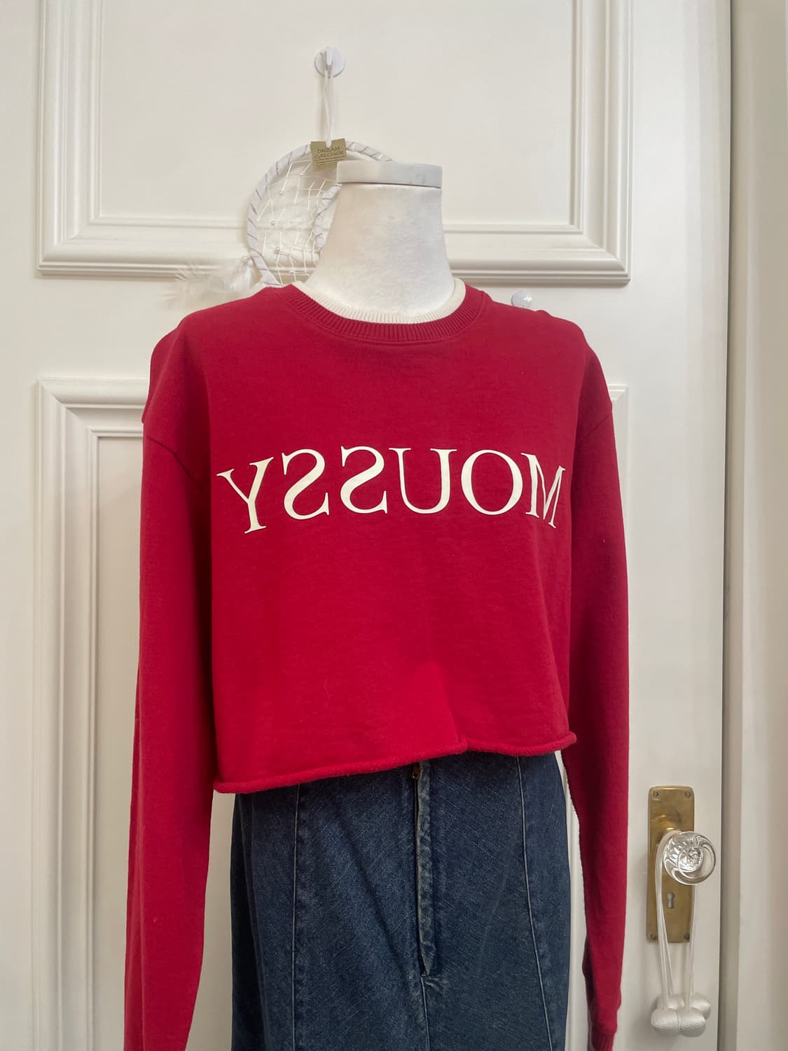 red lettering white printing crop sweats 상품이미지2