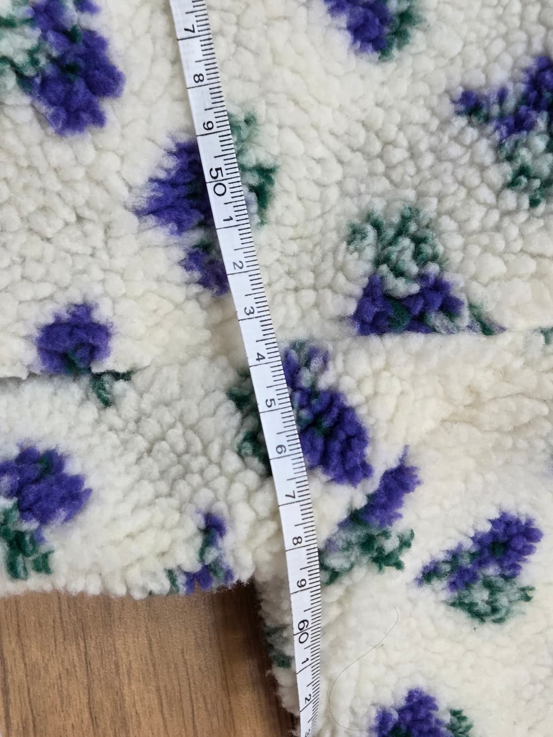 플라스틱 아일랜드 플리스 자켓입니다. 뽀글이 원단에 귀여운 꽃무늬가 포인 상품이미지6