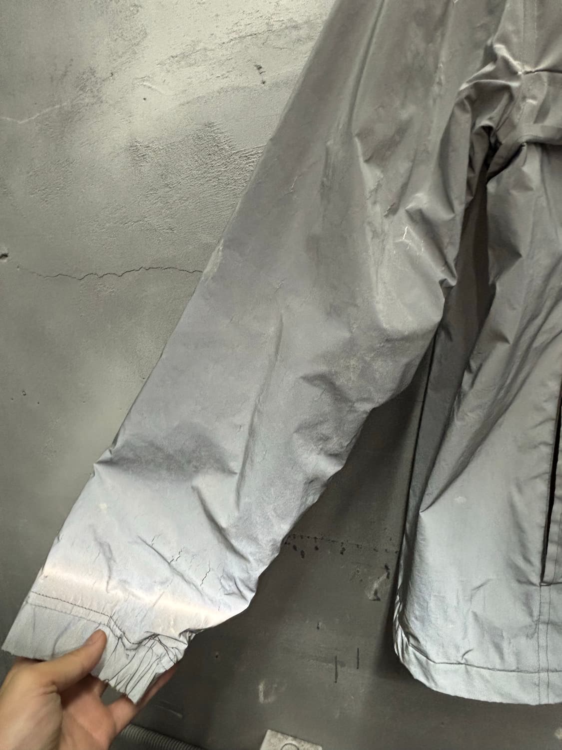 칼하트 Wip 님부스 리플렉티브 풀오버 자켓 상품이미지2