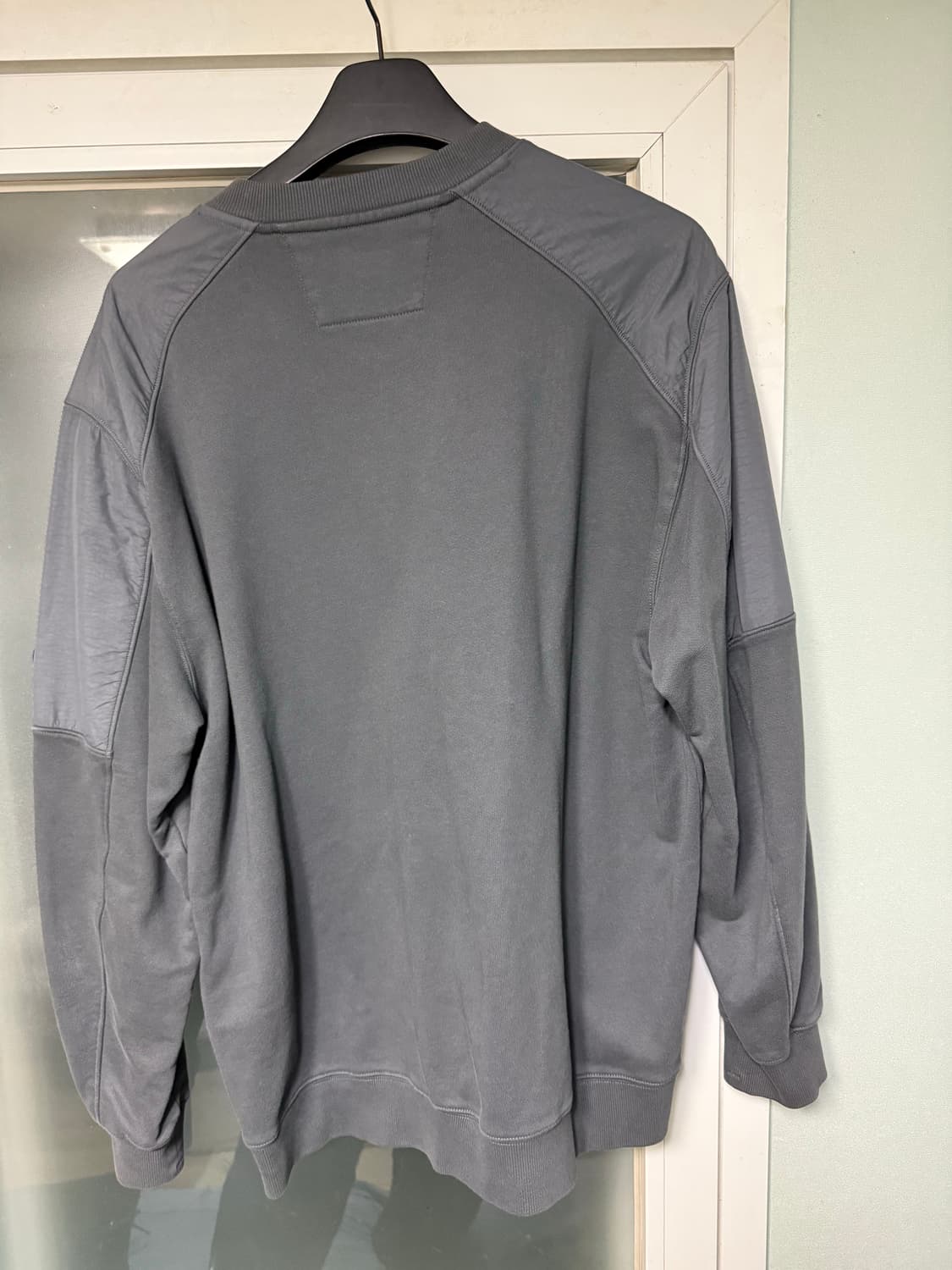 cp컴퍼니 맨투맨 차콜그레이 xl 상품이미지4