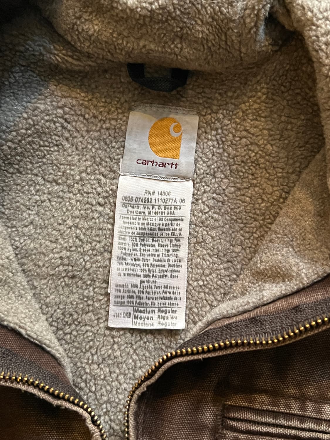 [M]칼하트 USA J141 빈티지 워싱 다크브라운 액티브 워크 자켓 상품이미지3