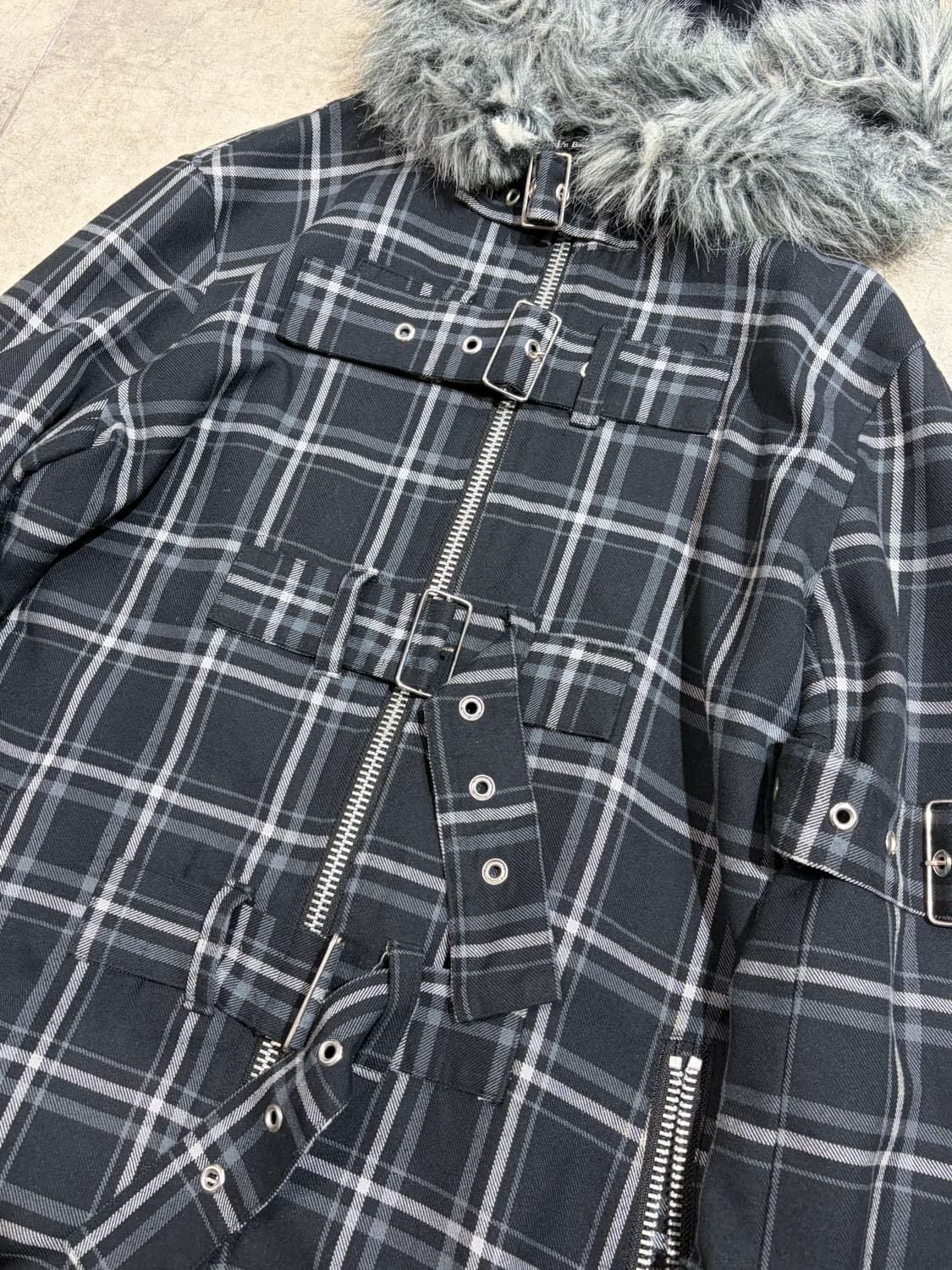 Devlin bass 락펑크 체크 버클 퍼 코트 상품이미지6
