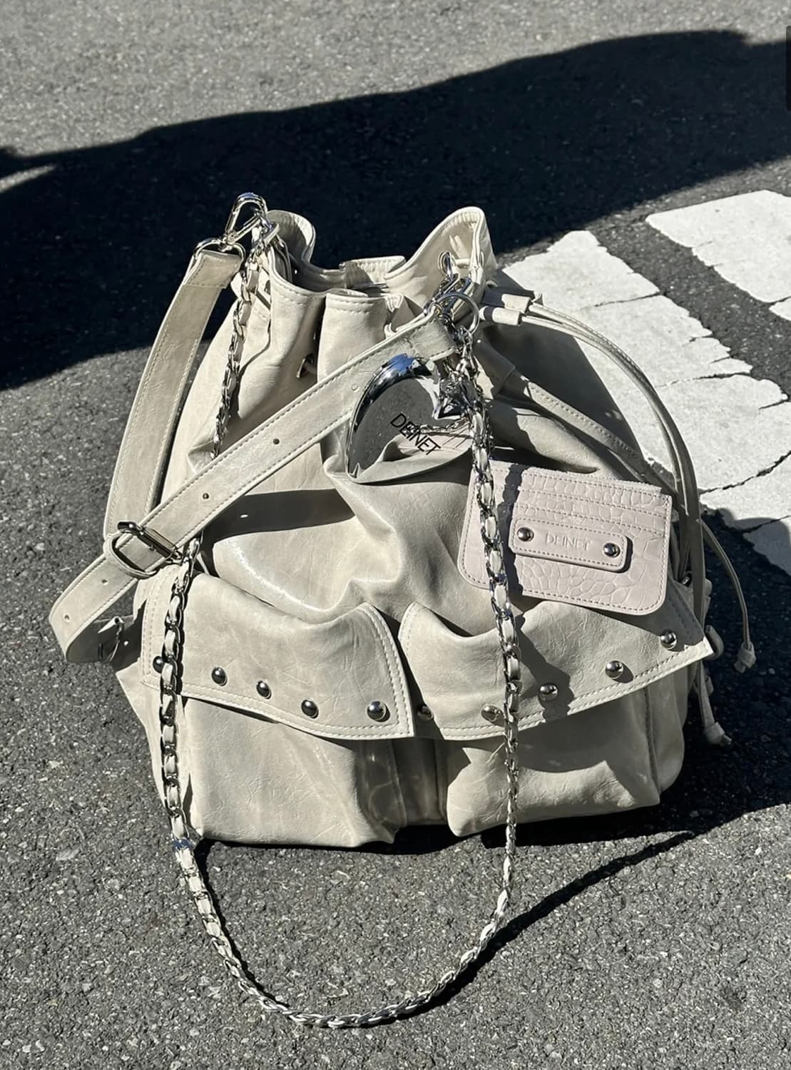 DEINET 5-WAY STUD POCKET MULTI BAG BEIGE 상품이미지2