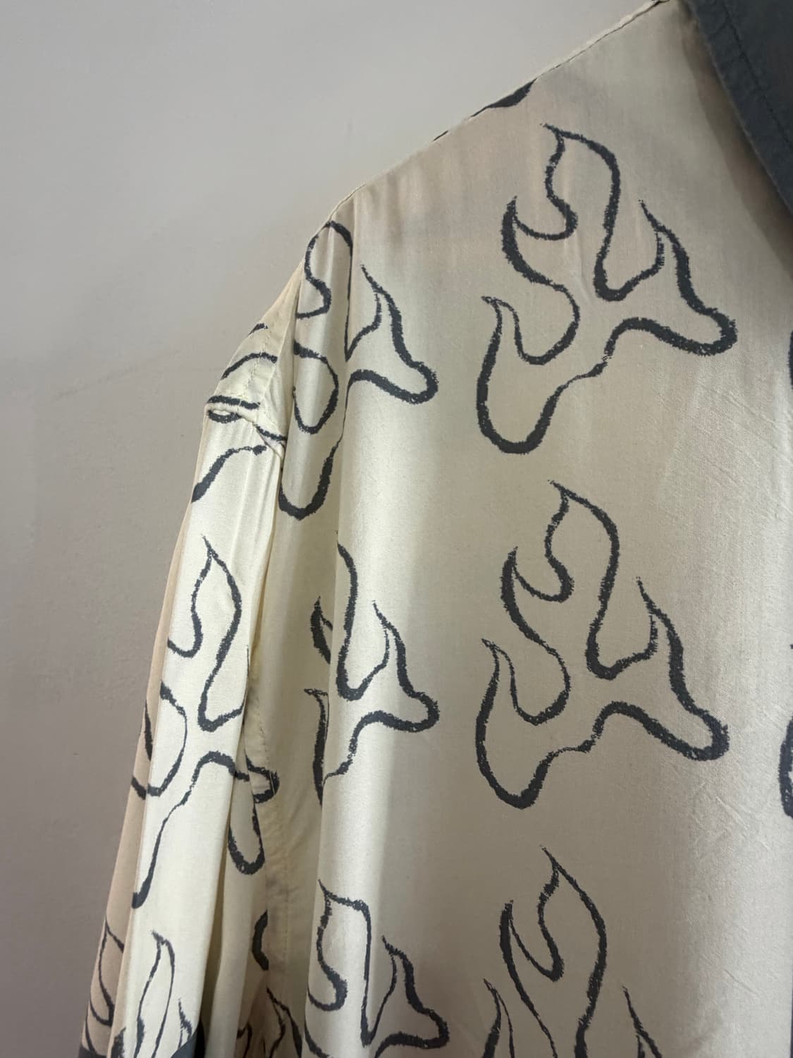 Vans반스 플레임 보더셔츠 상품이미지3