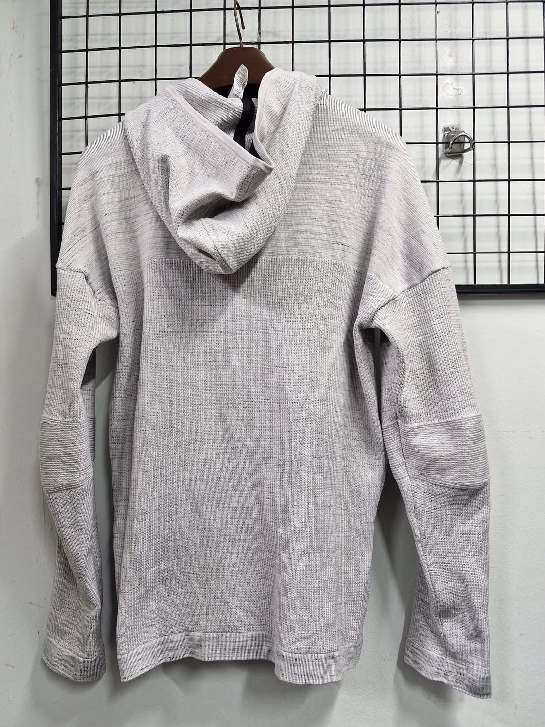 100L 아디다스 ZNE 니트 후드 집업. 상품이미지6