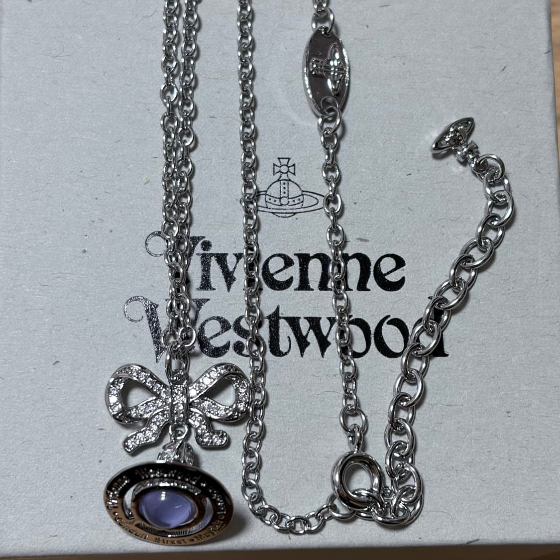 비비안웨스트우드 옥타비아 리본 오알비 목걸이 바이올렛  상품이미지4