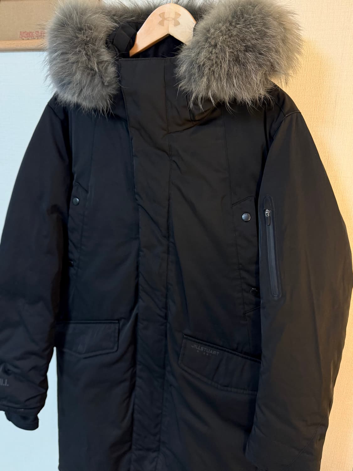 [100]질스튜어트 스포츠 라쿤털 구스다운 롱패딩 상품이미지2