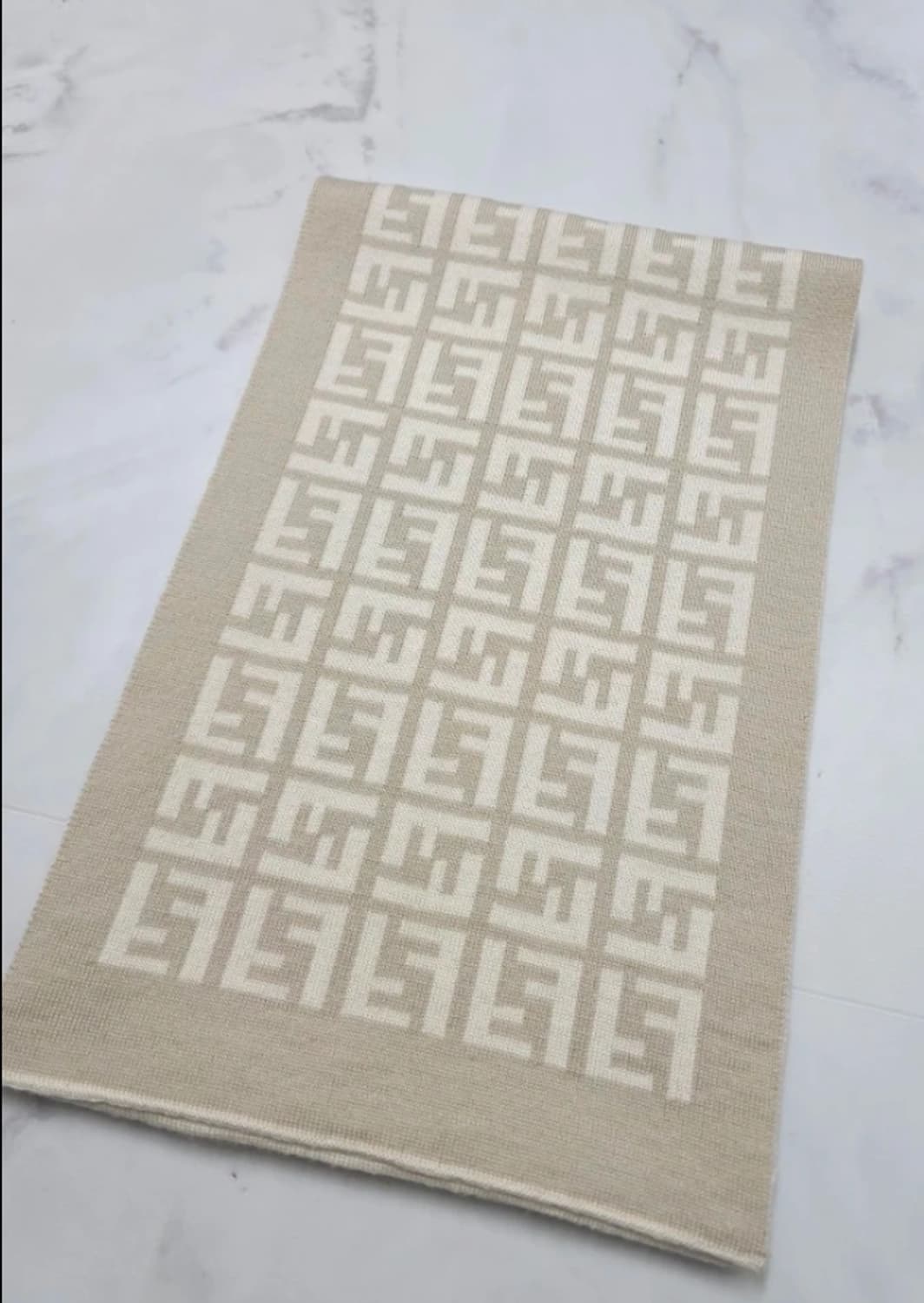 정품 펜디 FF 로고 울 머플러 아이보리 상품이미지4