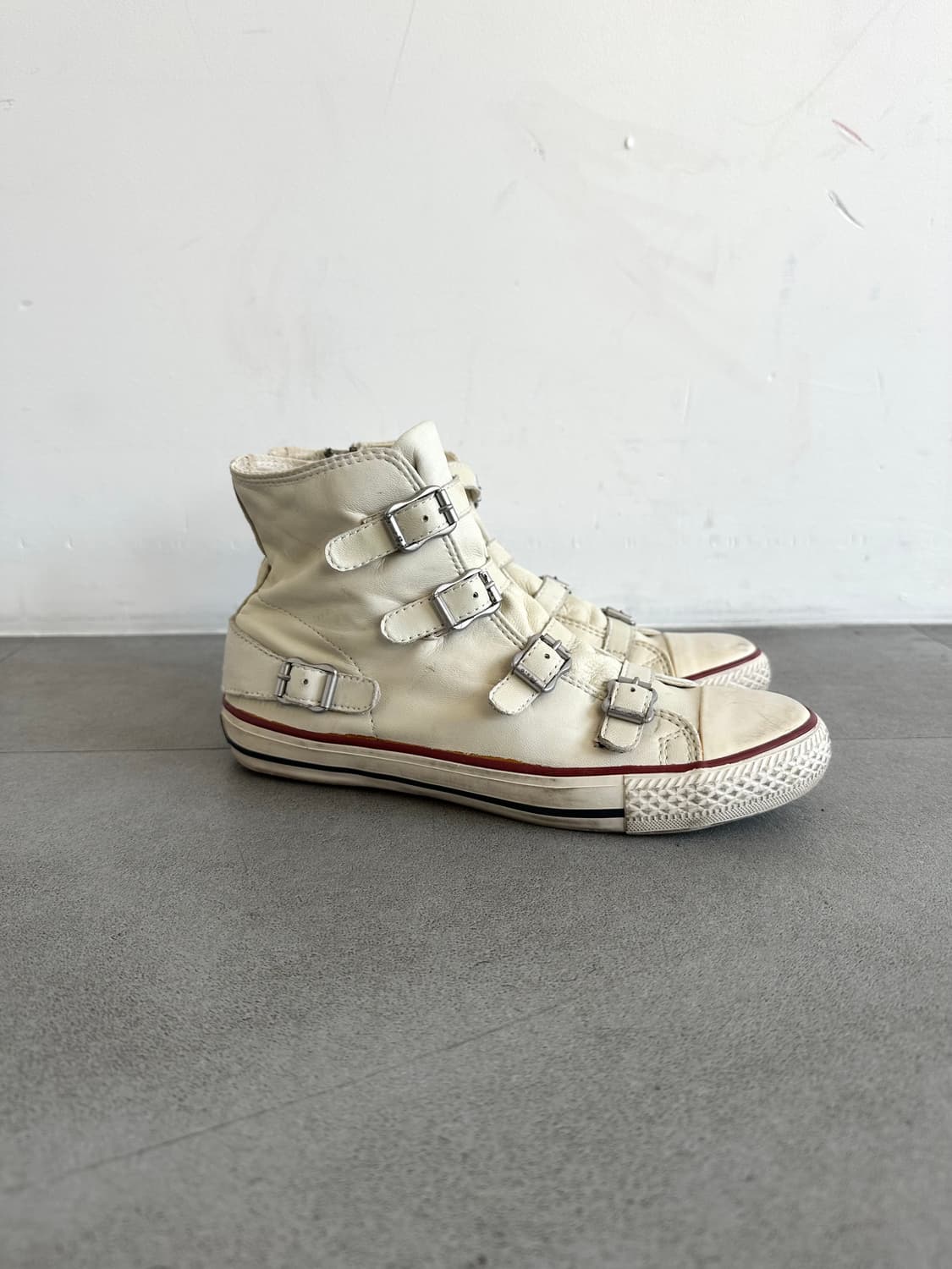 Ash 아이보리 램스킨 레더 버클 하이탑 스니커즈 상품이미지3