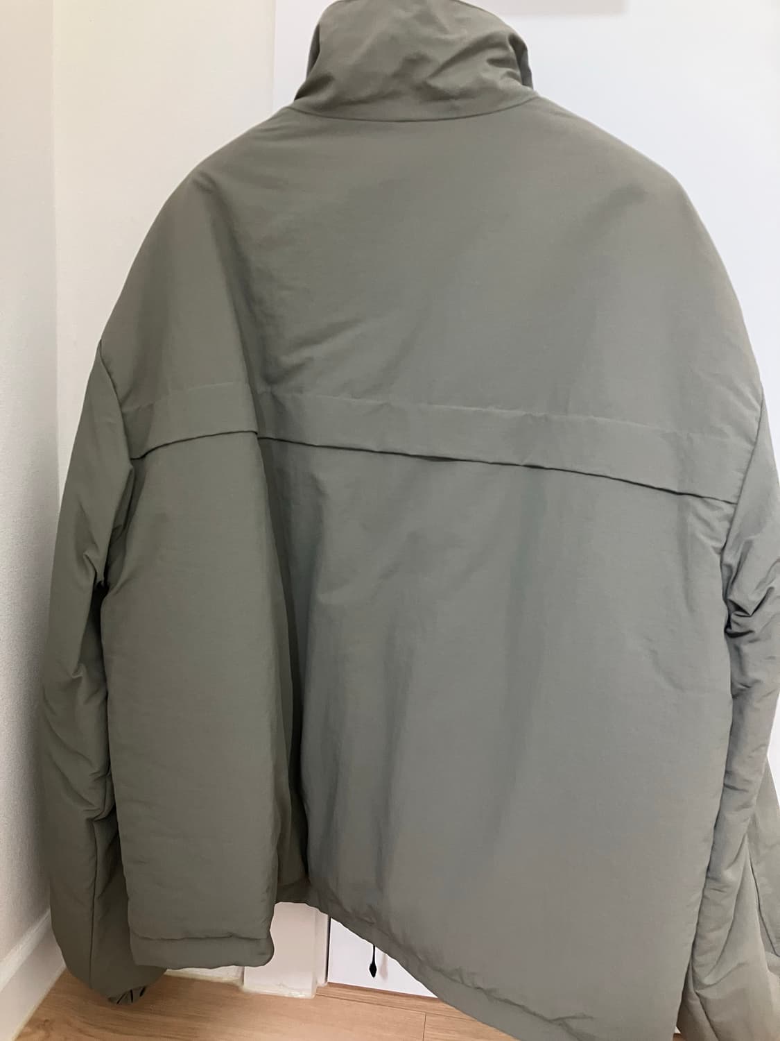 다이닛 하이 칼라 봄버 점퍼 인 카키 상품이미지9