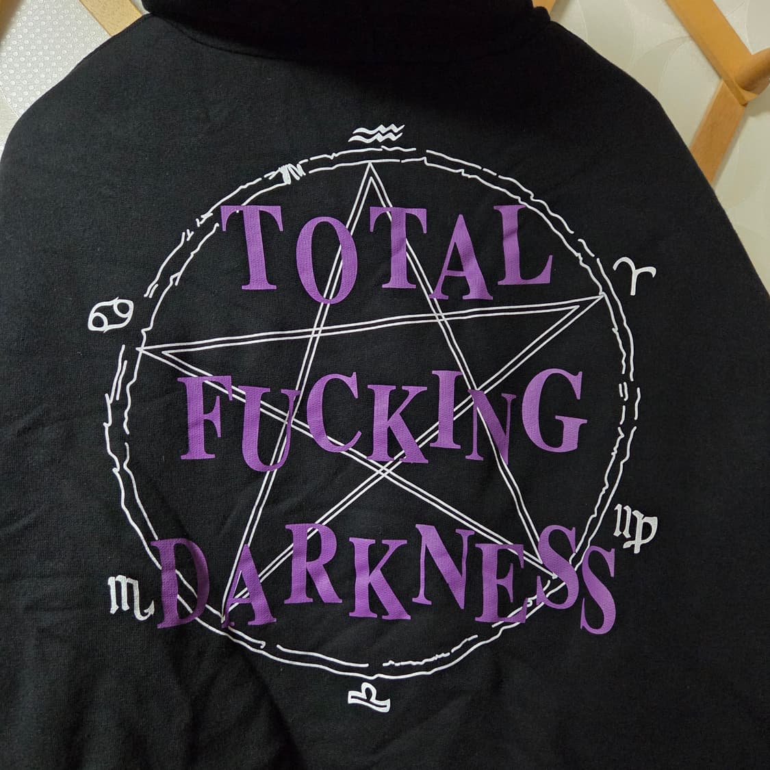 [S] 베트멍 다크니스 건클럽 리버시블 봄버 후드 집업 버건디 상품이미지3