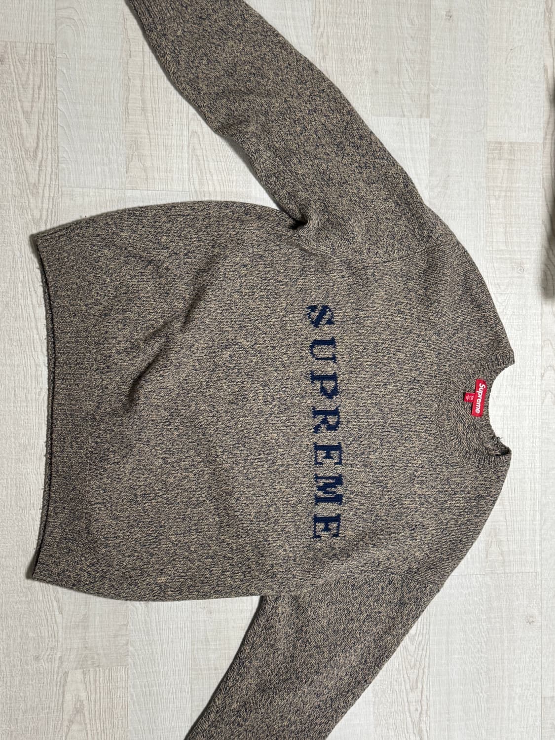 슈프림 콘트라스트 로고 스웨터 토프 멜란지 - 25SS 상품이미지3