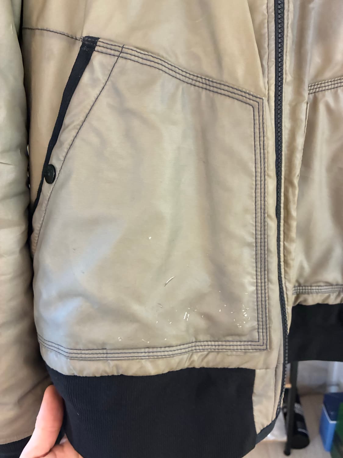 스톤아일랜드 회이트 와펜 아이스 패딩 L 상품이미지4