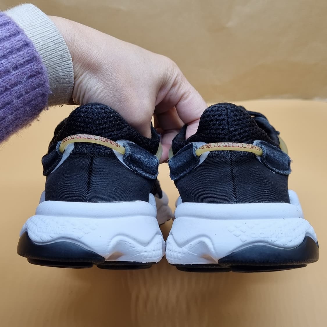 아디다스 오즈위고 블랙형광 운동화225. 상품이미지4