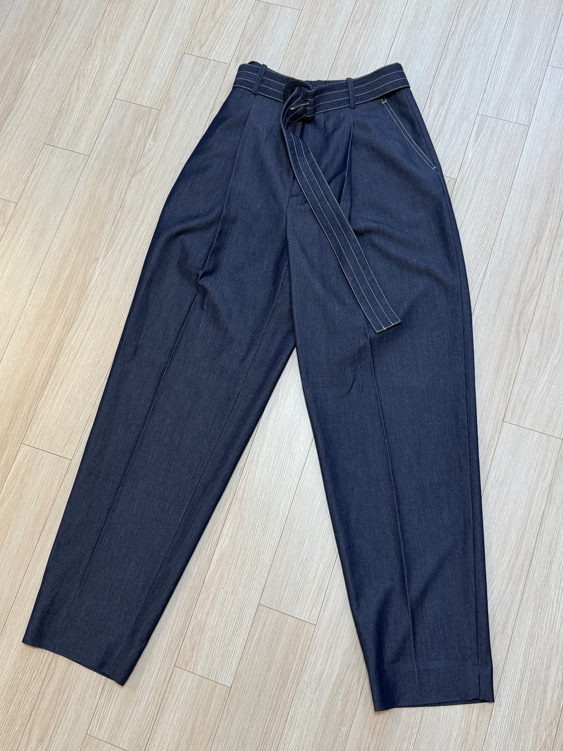 (새상품)메종마레 네이비 벨트 스티치 슬랙스 34사이즈 상품이미지3