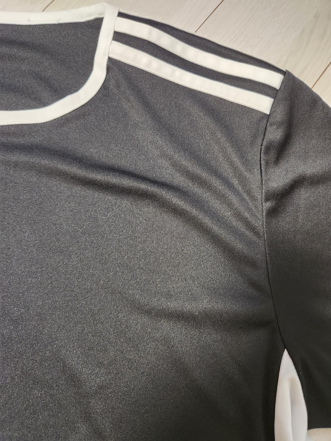 새상품급)아디다스 스포츠 반팔티 ENTRADA 18 JSY 사이즈100
 상품이미지3