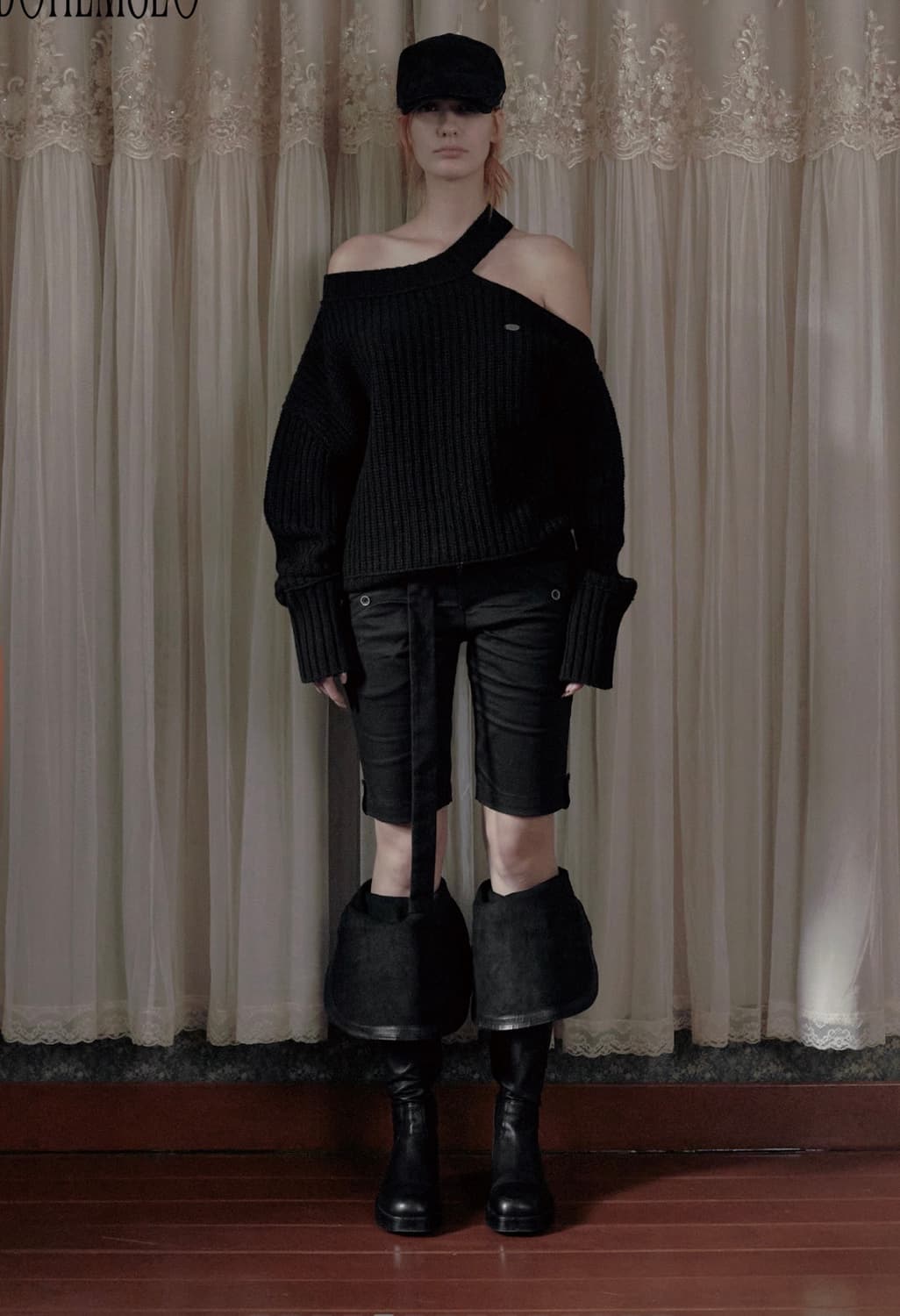 보헤미안서울 neck cut - out loose fit knit 상품이미지4