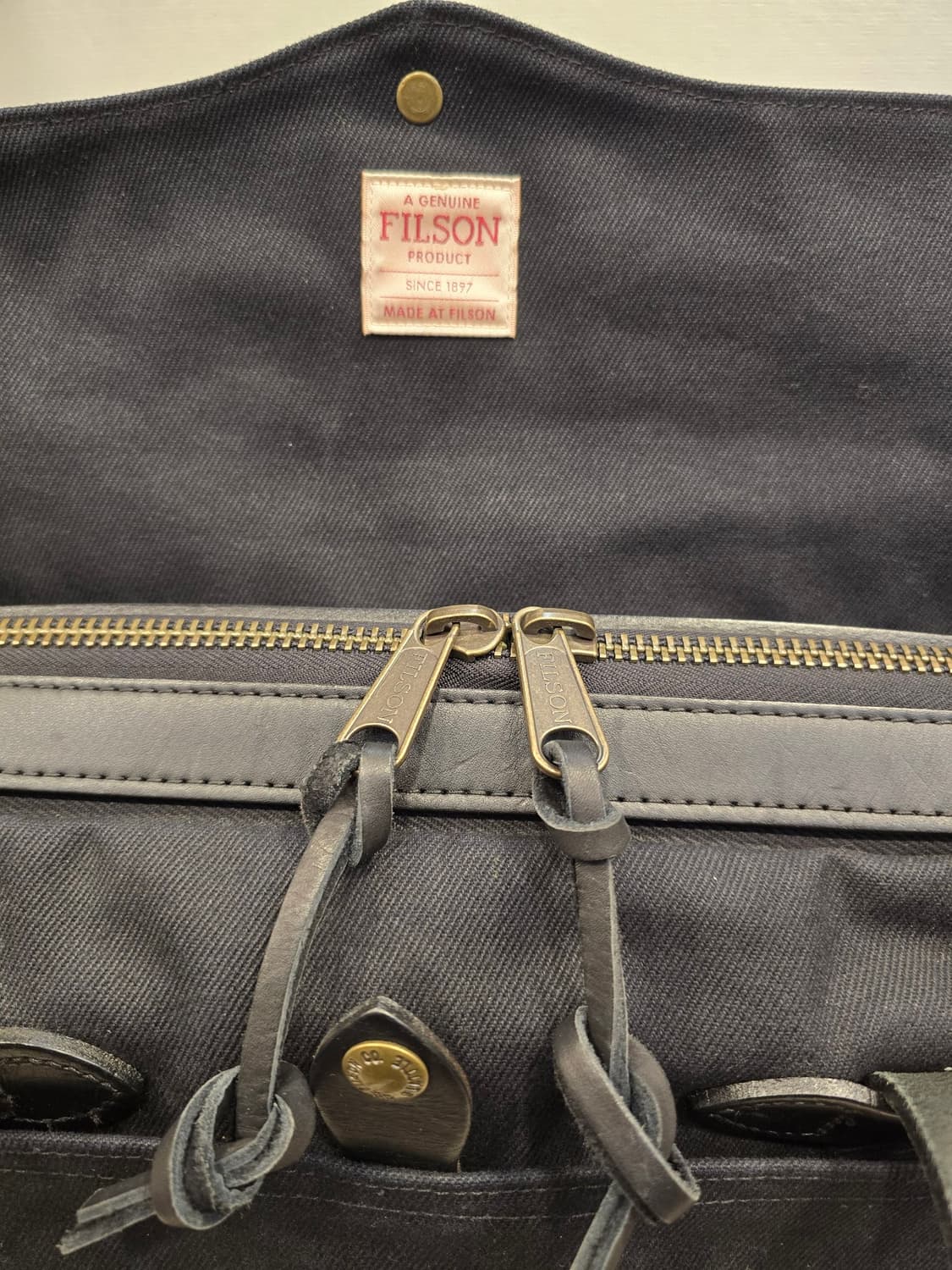필슨 FILSON 256 다크네이비 브리프케이스 숄더백 상품이미지9