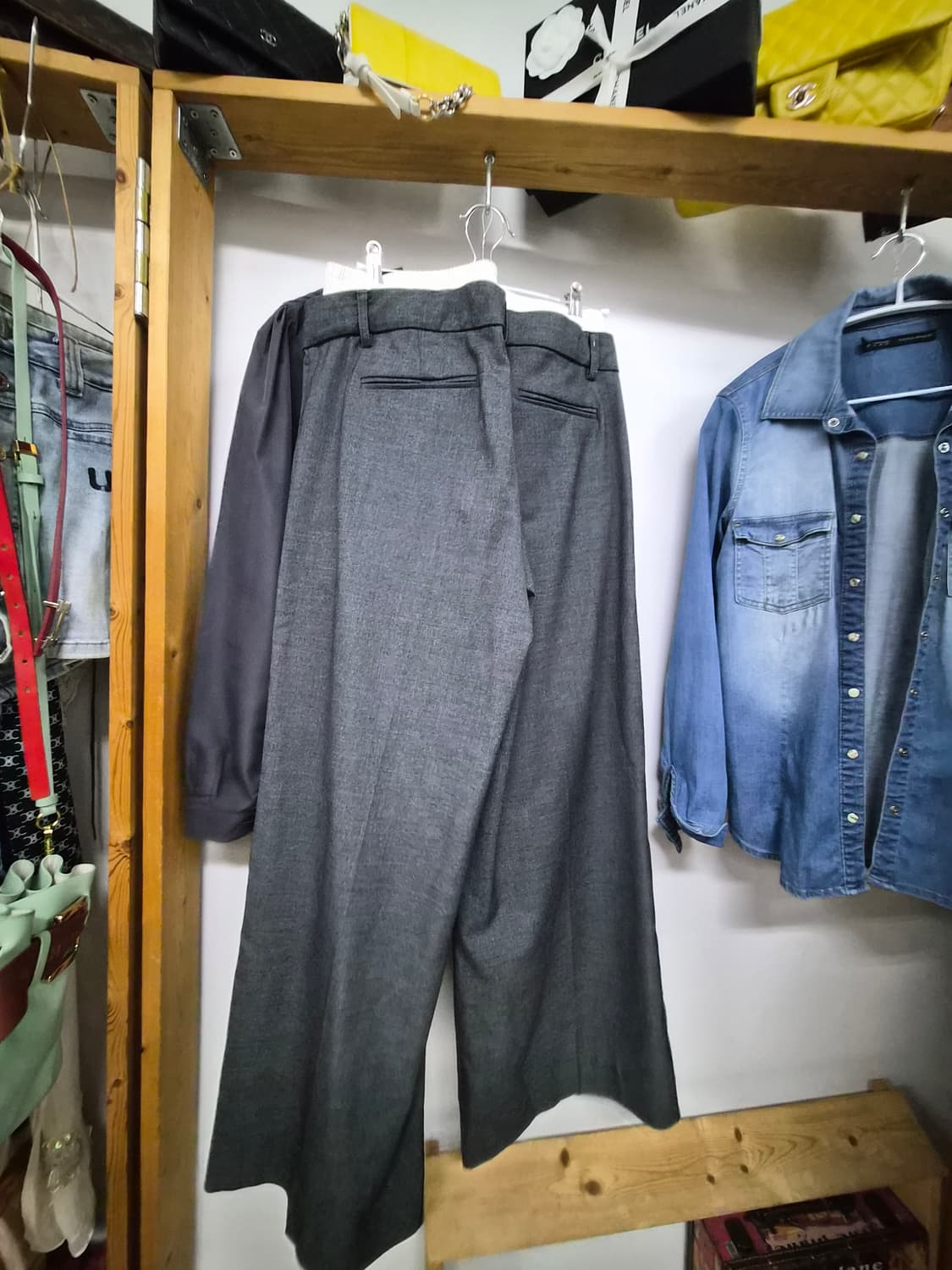 언발 니트레이어드 셔츠. 미드나잇무브 핀턱 와이드팬츠 상품이미지8