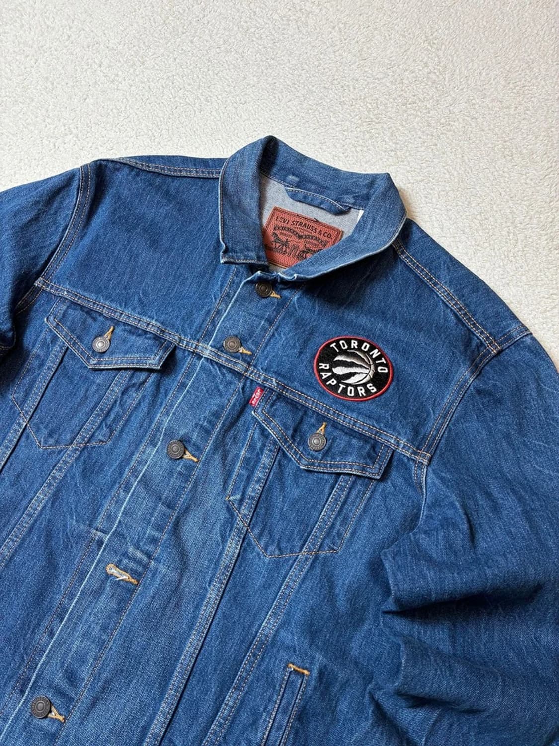리바이스 X RAPTORS NBA 트러커 데님 자켓 PN7470 상품이미지5
