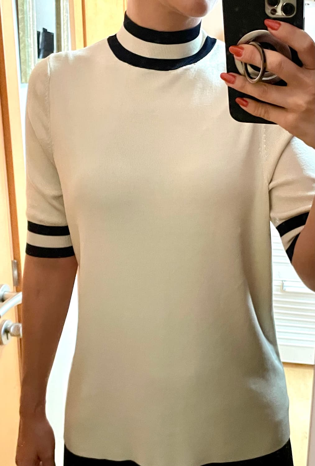 IRIS & INK ivory & black knit top 상품이미지2