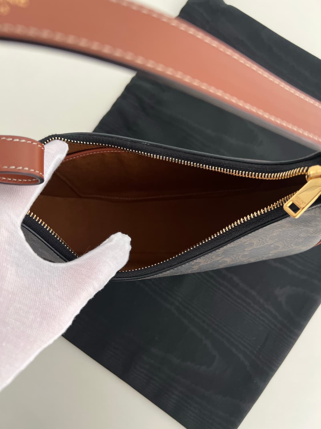 셀린느 아바백 미듐 상품이미지8