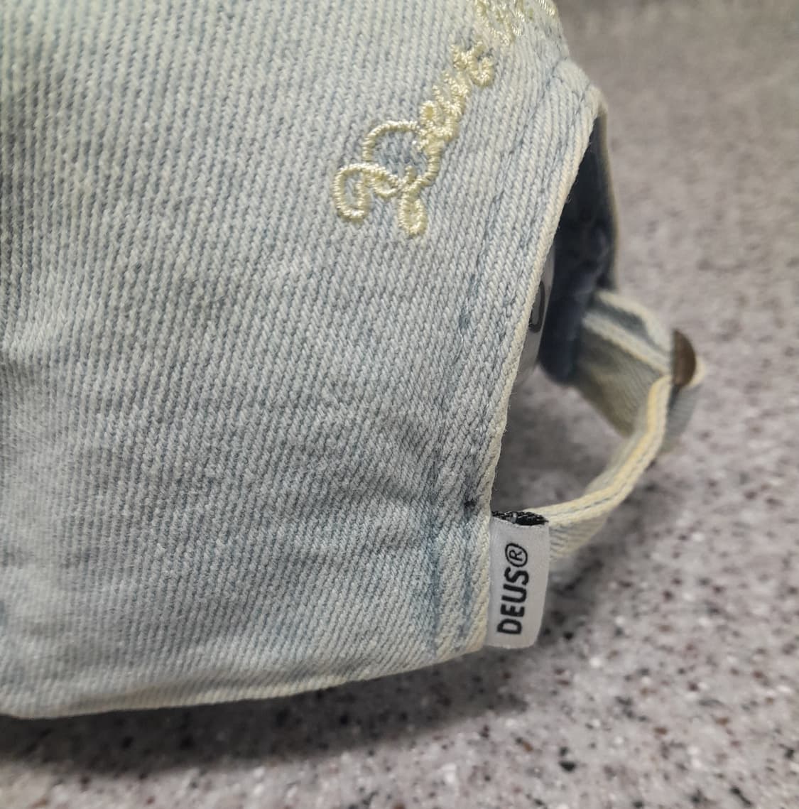 💥데우스 엑스마키나 빈티지워싱 데님 볼캡 상품이미지4