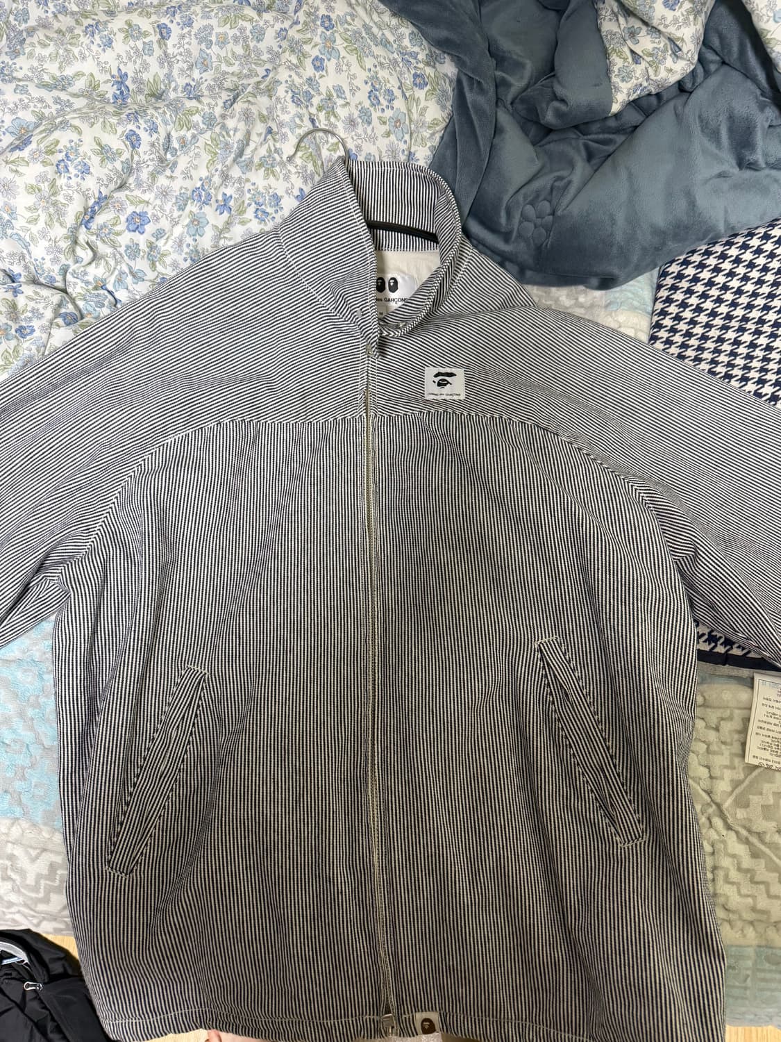 베이프 × 꼼데가르송 히코리 스프라이트 레인 자켓 네이비 - 24SS 상품이미지2