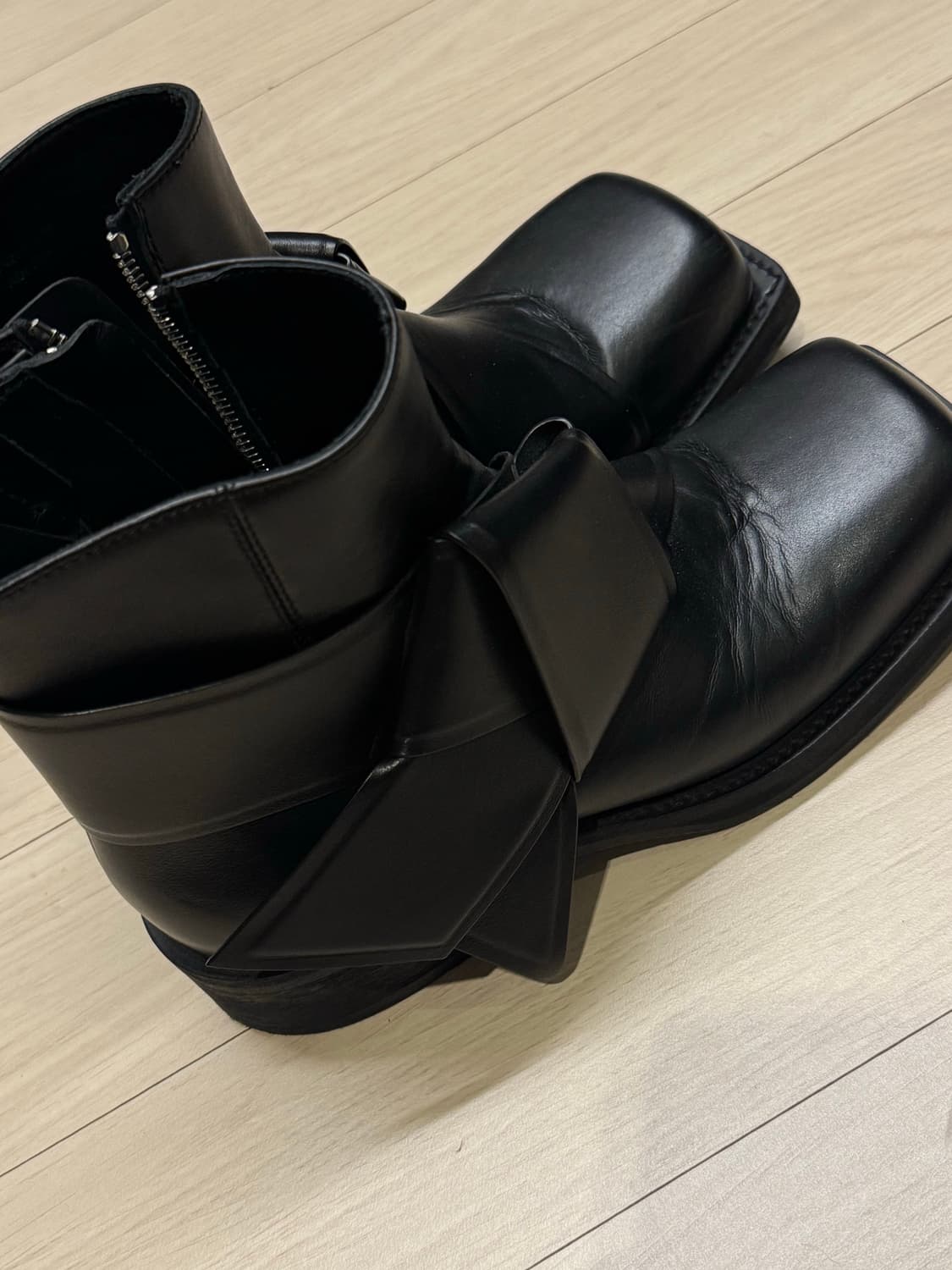 아크네 무수비 부츠 상품이미지5