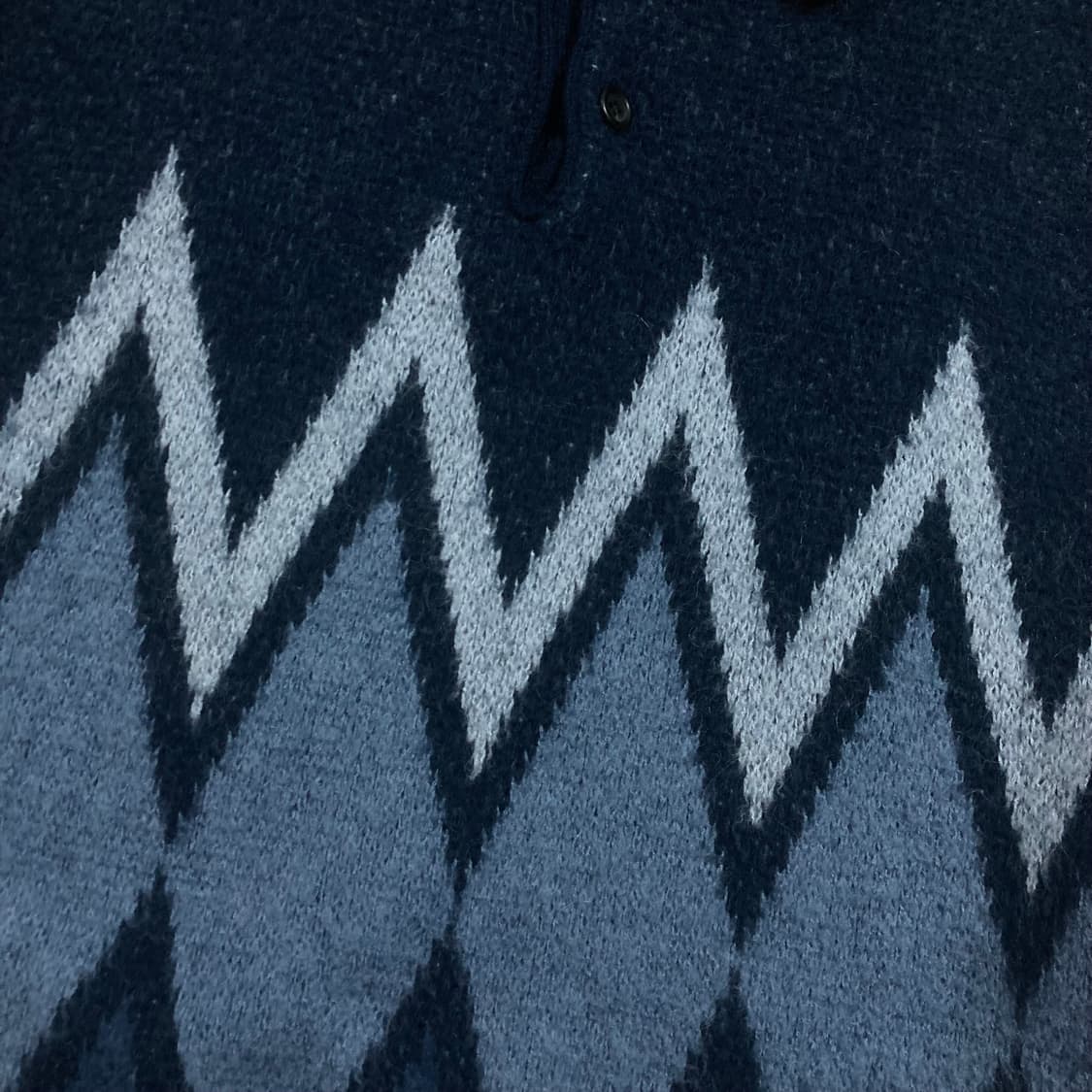 커버낫 네이비 컬러 아가일 모헤어 카라 니트 상품이미지3