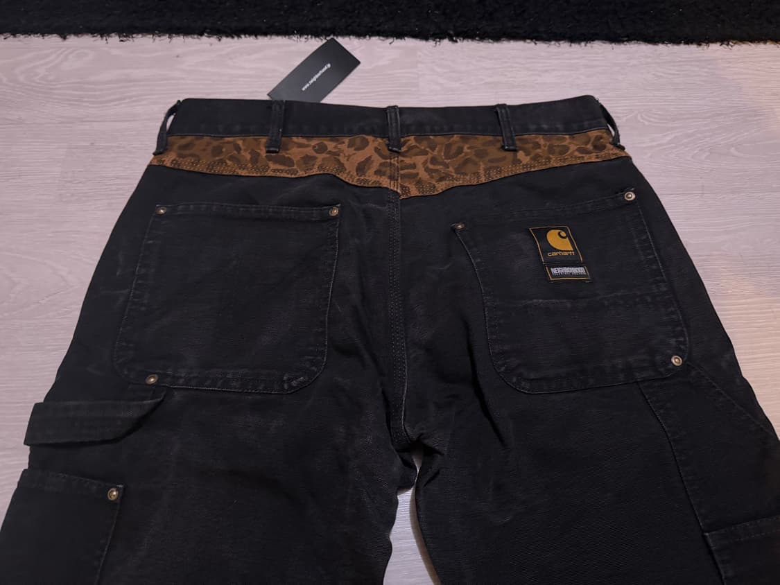 네이버후드 X 칼하트 레오파드 더블니 상품이미지3