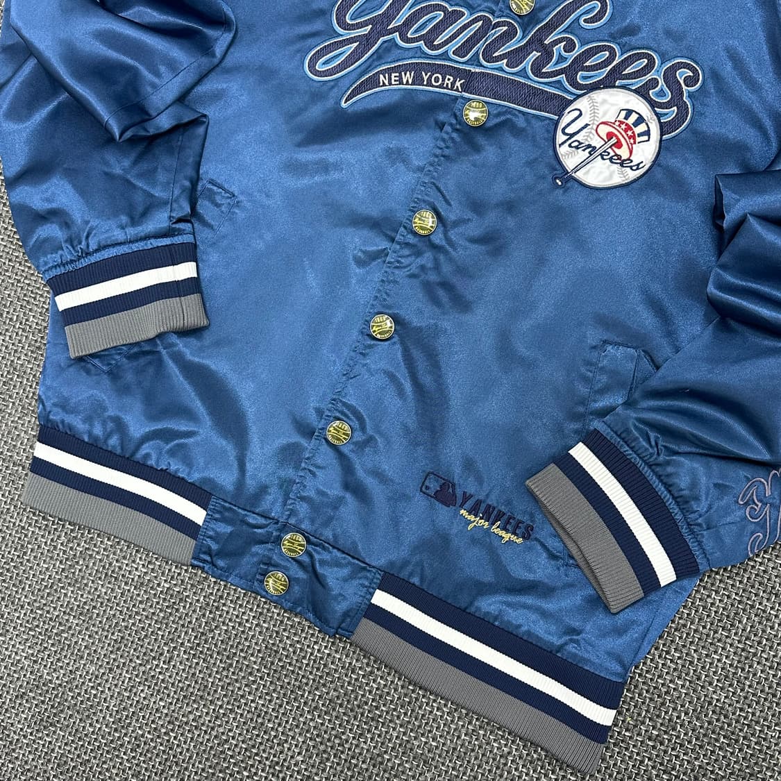 MLB 00s 올드스쿨 뉴욕양키스 새틴 야구점퍼 100 상품이미지5