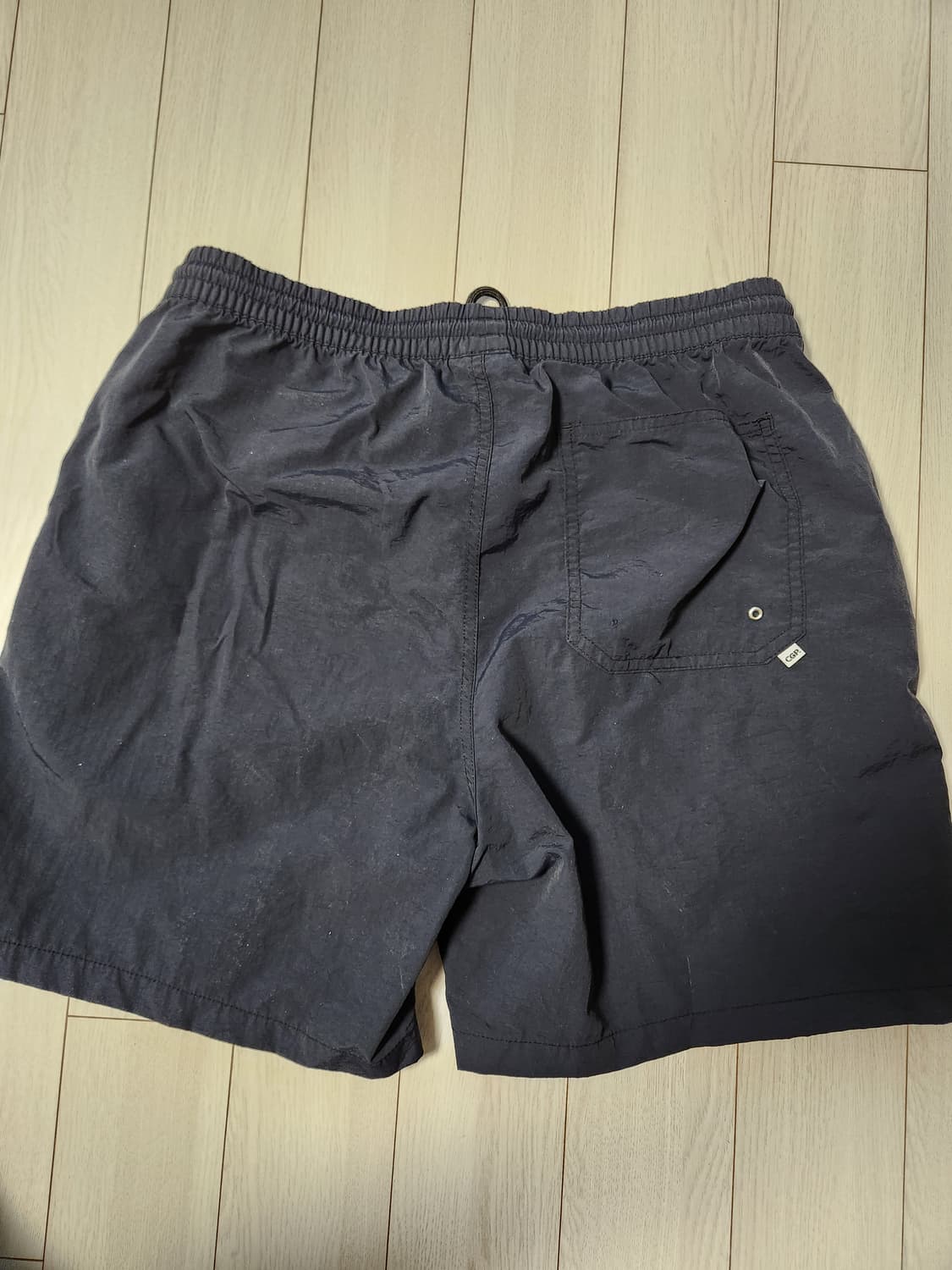 코드그라피 나이론 밴딩 네이비 반바지 사이즈L

세탁으로 인한 사용감 외 상품이미지7