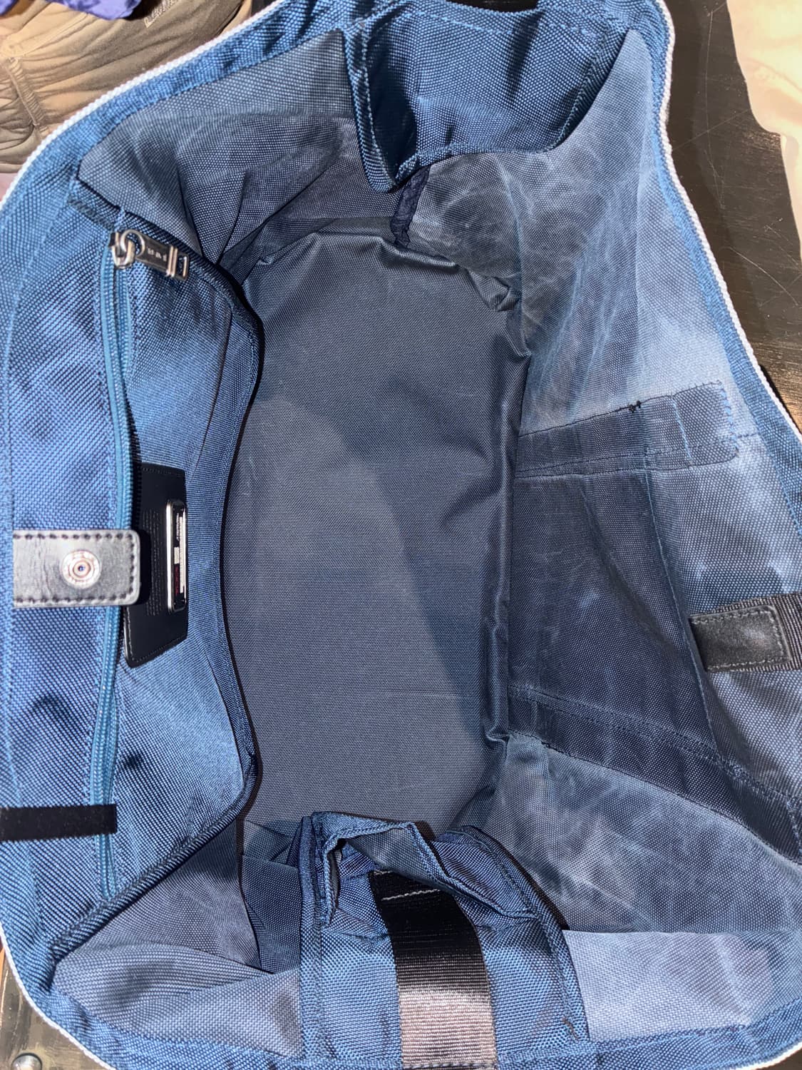 투미 알파 캐리올 토트백 네이비 상품이미지8